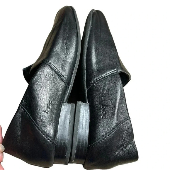 B.O.C.  Suree slip on shoes . Woman size 6.5 M .Black leather slip on .EC - Picture 11 of 14